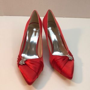 NWOT Red Satin European Shoes with Rhinestone Brooch Size 40 (USA 8.5)